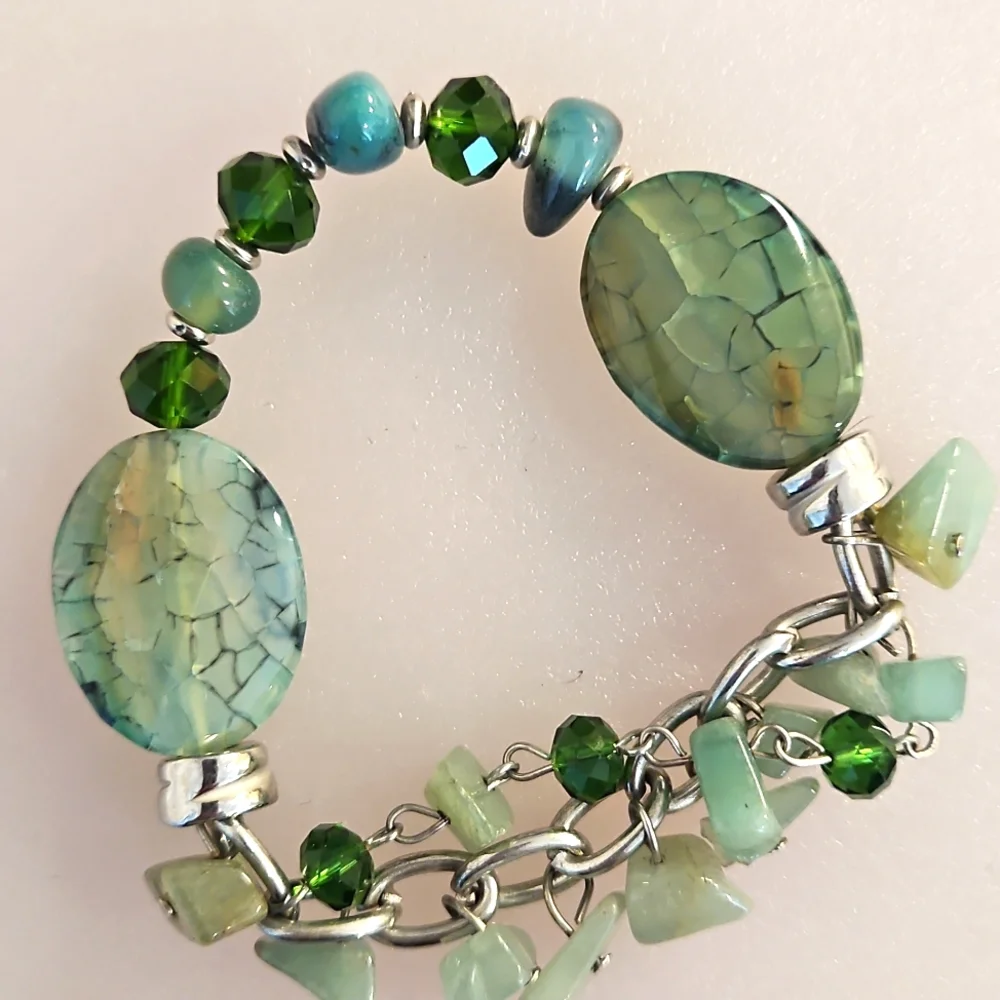 Green beads crystals and faux gemstones silver tone double row stretch bracelet - Picture 1 of 5